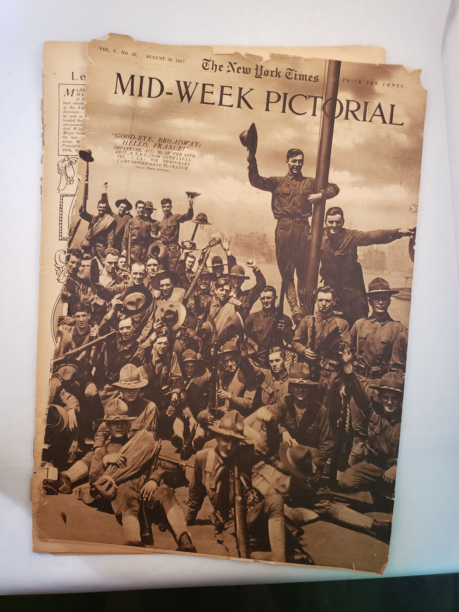 The New York Times Mid-Week Pictorial Vol. V, No. 26, August 30, 1917 by  n/a on WellRead Books